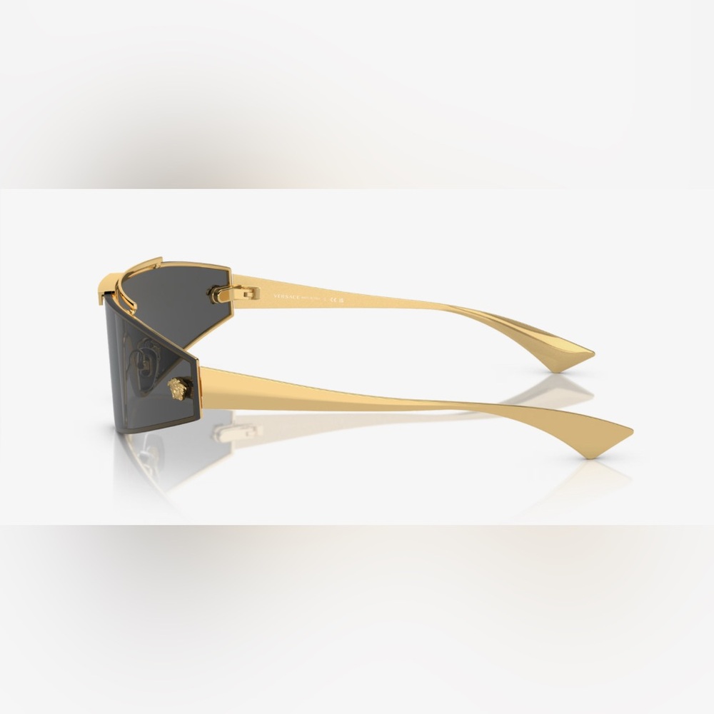 Versace 2265 Sunglasses. Comes with original case and 2 lens. Barely used - Picture 3 of 6